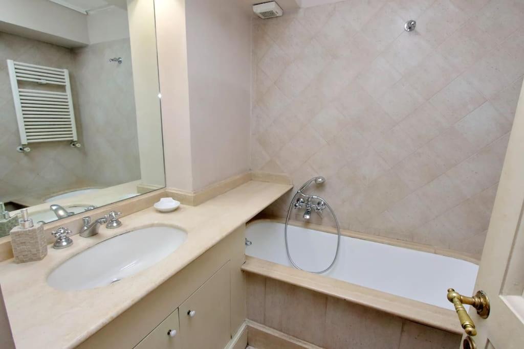 Navona Elegant Two Bedroom Apartment Rome Extérieur photo